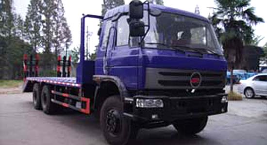  楚风后八轮平板运输车 